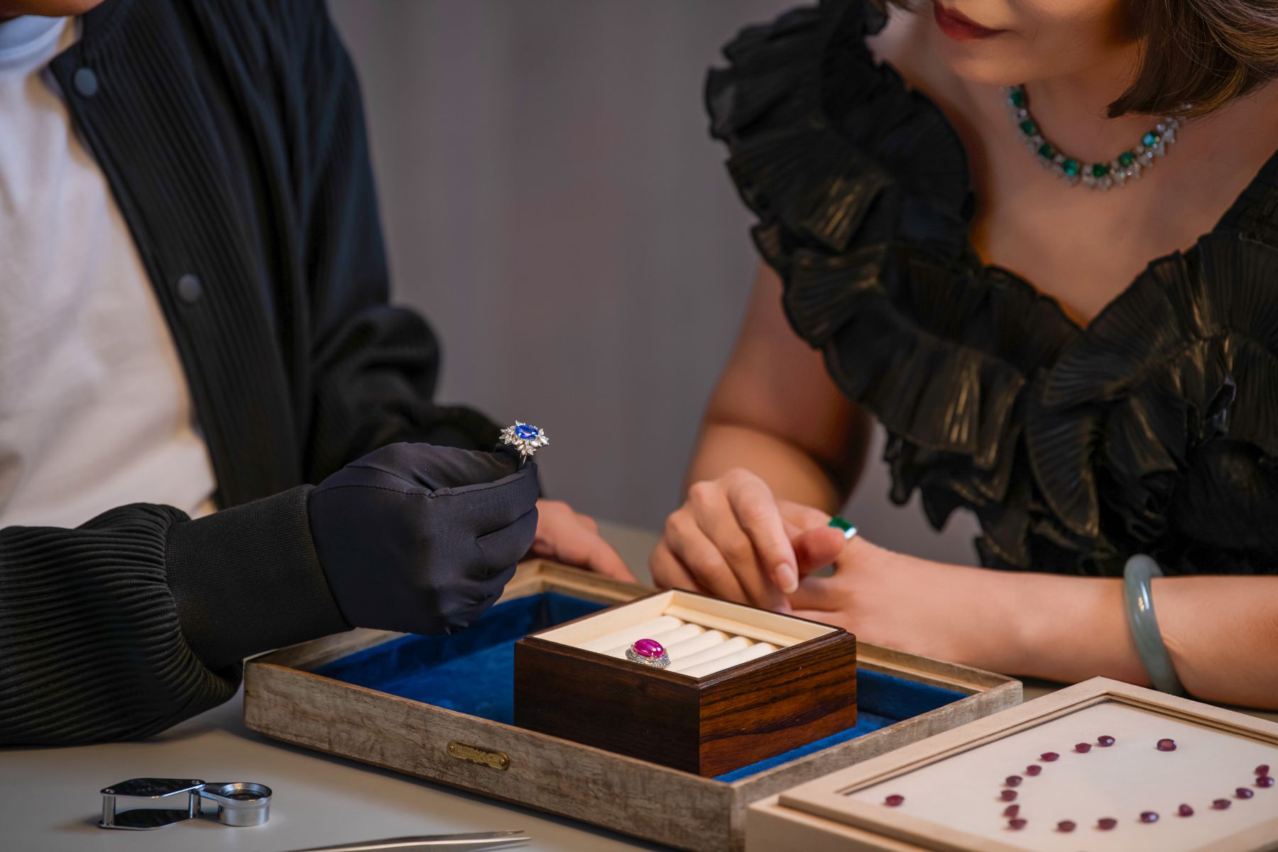 Since 1970, JUSTLEE has built a global network across Taiwan, Hong Kong,  and Thailand to source the world's rarest unheated colored gemstones.  Visit by appointment — from first encounter to bespoke commission.