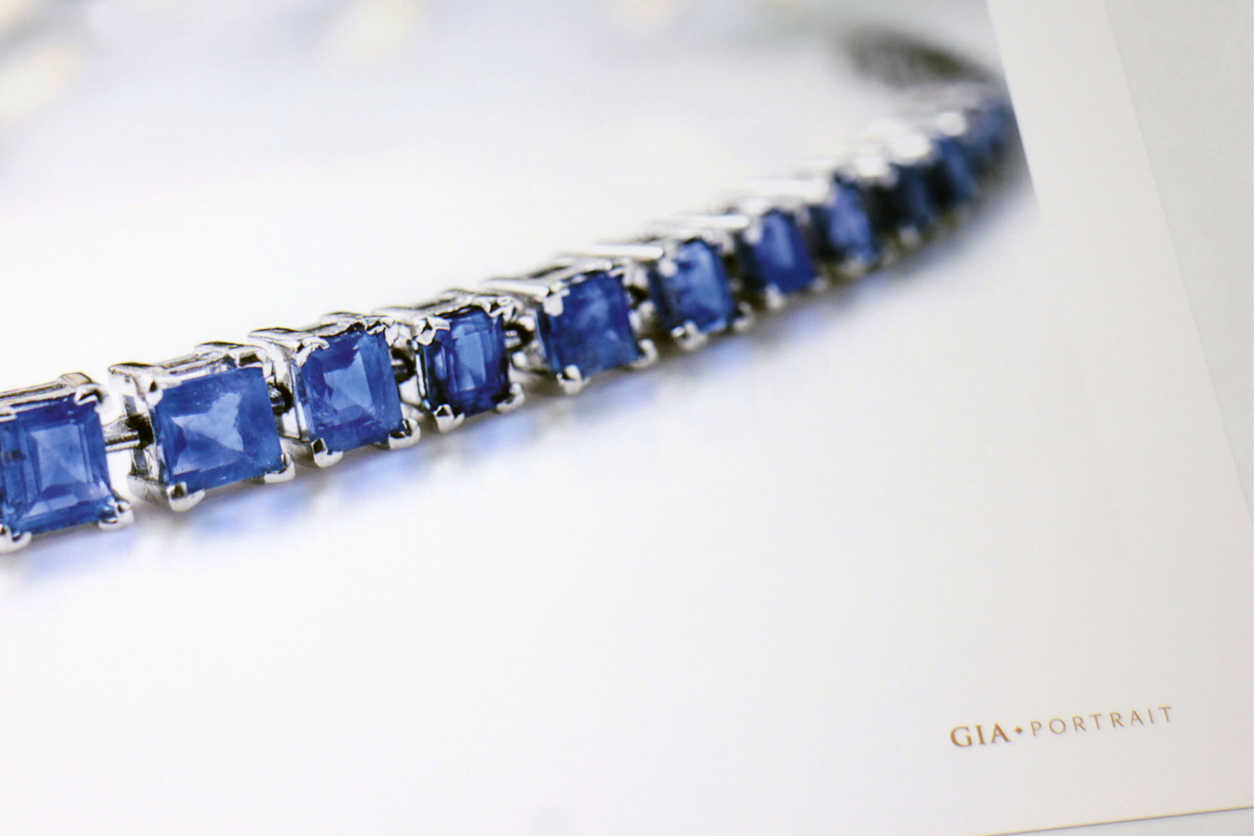 JUSTLEE necklace of 37 natural unheated Kashmir sapphires, GIA Portrait certified